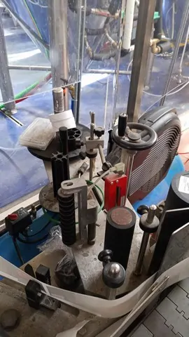 labeller Enos Piu 2.500 bph — EA 564