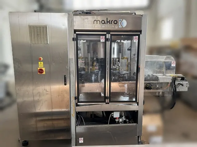 labeller Makro Adhesive 15.000 bph — EA 618