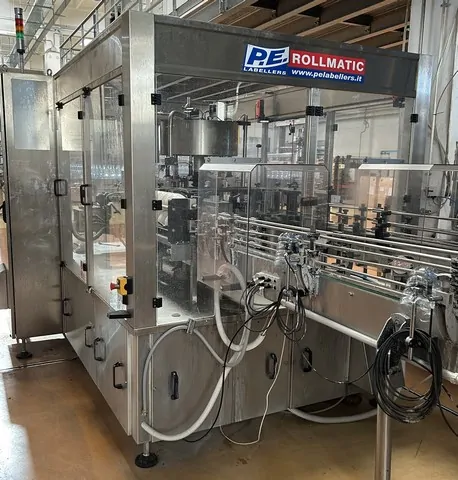 Linea di imbottigliamento Sipa PET 12.000 bph Usata